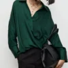 Crossover-Bluse aus Satin