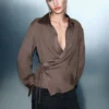 Crossover-Bluse aus Satin
