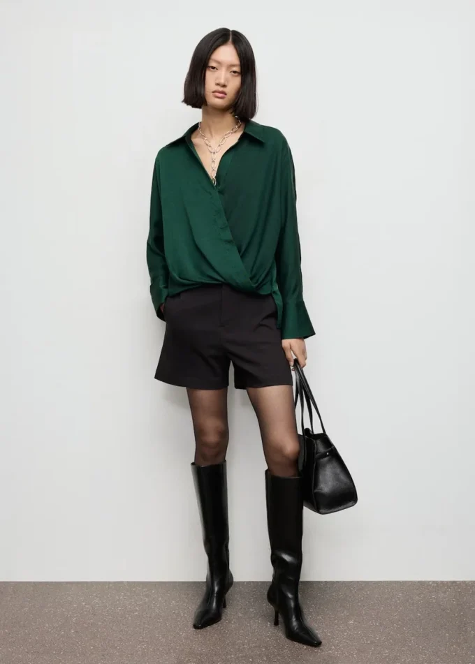 Crossover-Bluse aus Satin