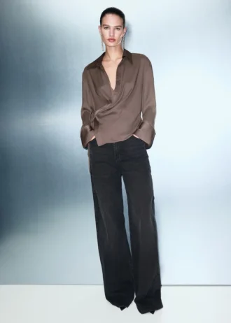 Crossover-Bluse aus Satin