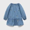 Denimkleid mit Blumenstickerei Denimkleid mit Blumenstickerei