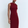 Drapiertes Kleid mit Schmuckdetails