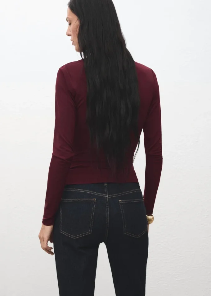 Drapiertes, tailliertes T-Shirt