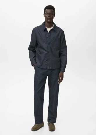 Dunkelblaue Jeans mit gerader Passform