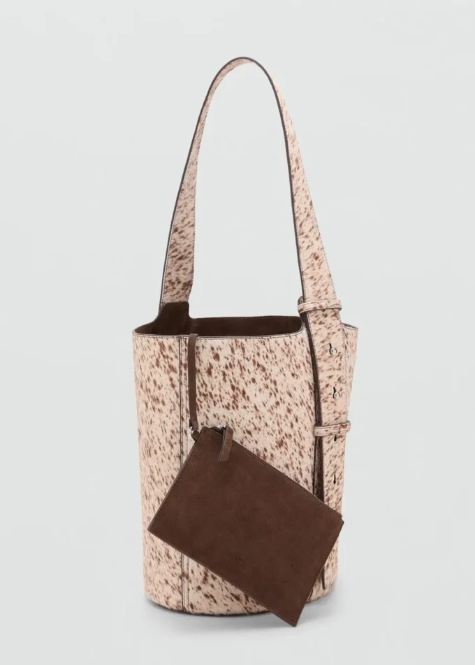 Eimerförmige Tasche aus Leder und Fell