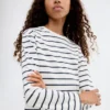 Einfaches gestreiftes T-Shirt Einfaches gestreiftes T-Shirt