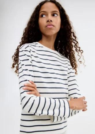 Einfaches gestreiftes T-Shirt