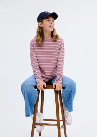 Einfaches gestreiftes T-Shirt