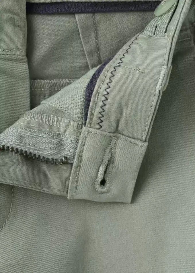 Einfarbige Chino-Hose Einfarbige Chino-Hose