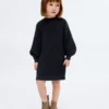 Einfarbiges Strickkleid Einfarbiges Strickkleid
