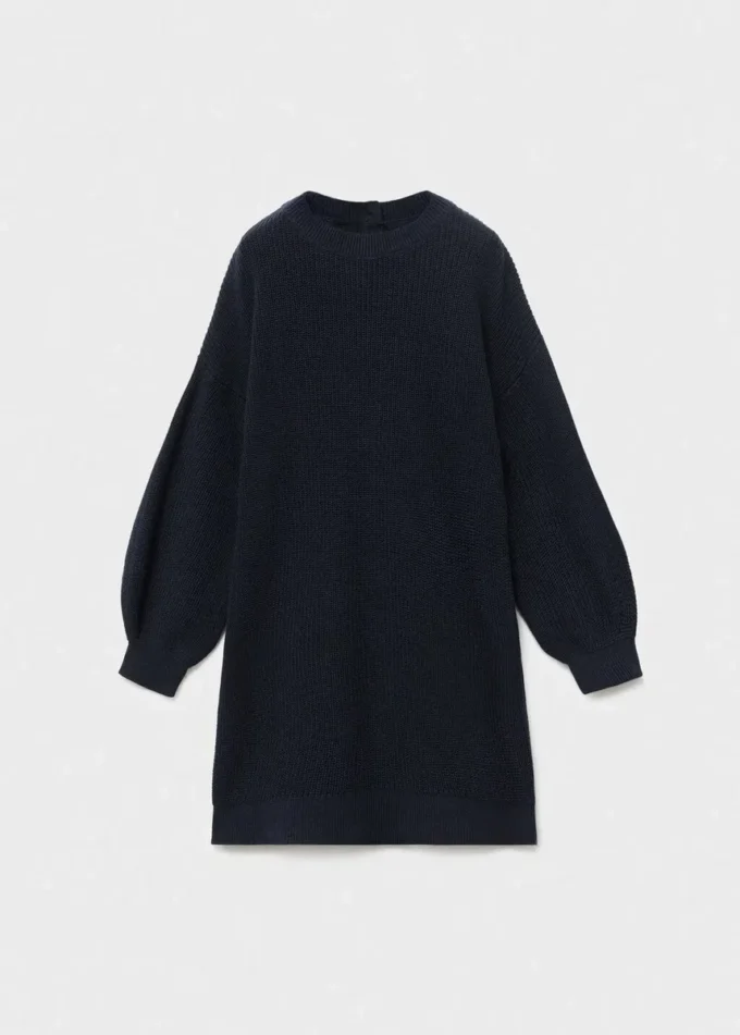 Einfarbiges Strickkleid Einfarbiges Strickkleid