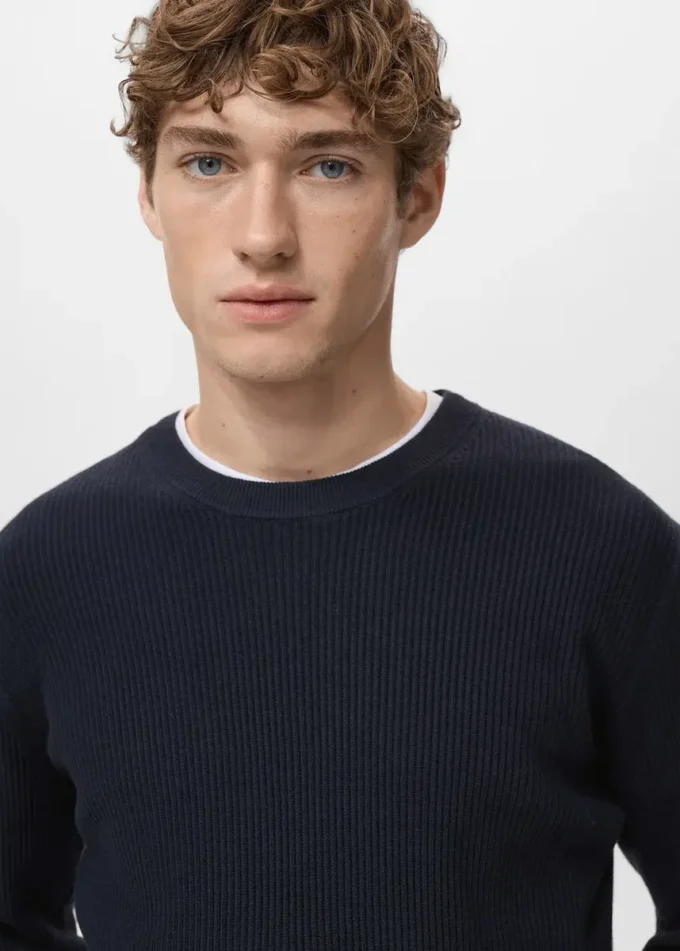 Fein gerippter Baumwollpullover