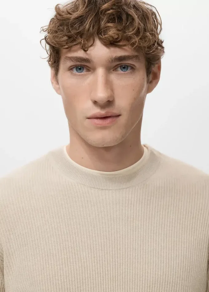 Fein gerippter Baumwollpullover