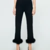 Fein gestrickte Caprihose mit Federn Fein gestrickte Caprihose mit Federn