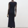 Fein gestricktes Kleid mit gerafften Seiten