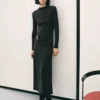 Fein gestricktes Kleid mit metallischen Details