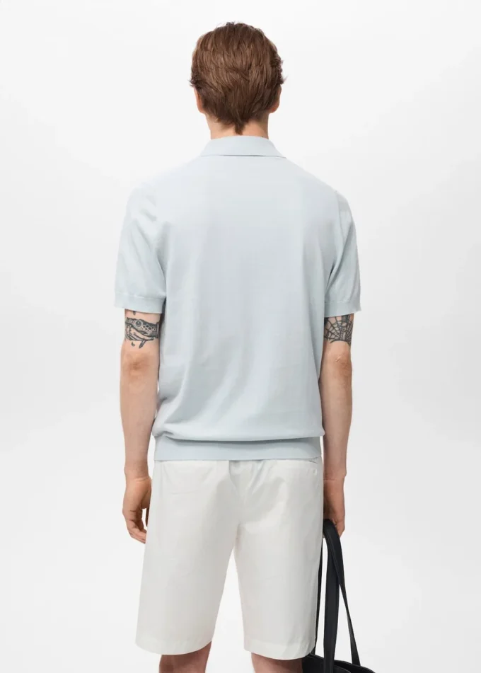 Fein gestricktes Poloshirt aus 100 % Baumwolle Fein gestricktes Poloshirt aus 100 % Baumwolle