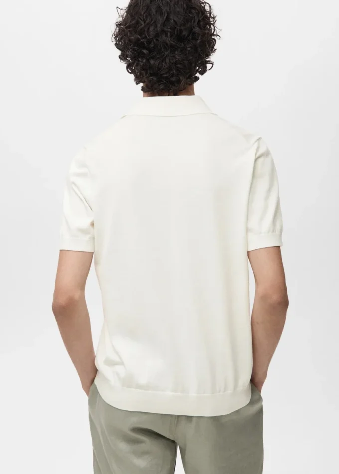 Fein gestricktes Poloshirt aus 100 % Baumwolle Fein gestricktes Poloshirt aus 100 % Baumwolle