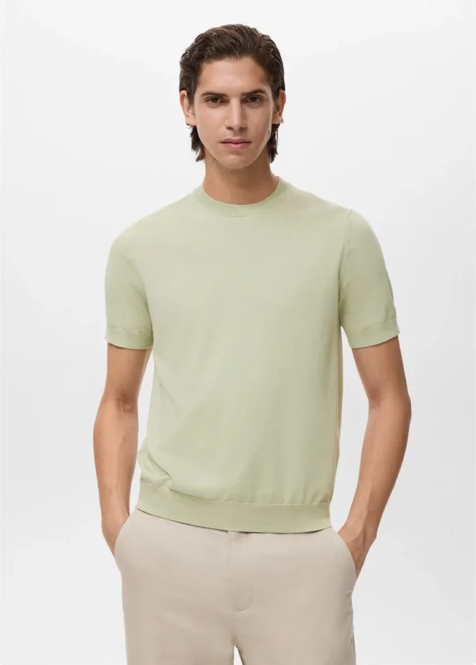 Fein gestricktes T-Shirt aus Baumwolle Fein gestricktes T-Shirt aus Baumwolle
