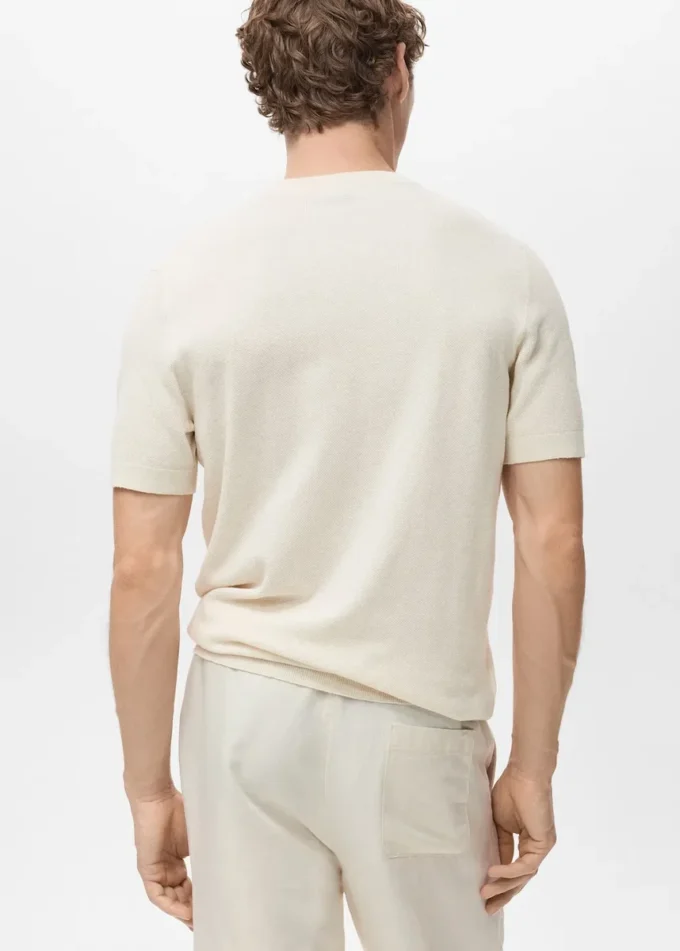 Fein gestricktes T-Shirt aus Baumwolle Fein gestricktes T-Shirt aus Baumwolle