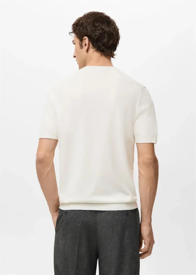 Fein gestricktes T-Shirt aus Baumwolle Fein gestricktes T-Shirt aus Baumwolle