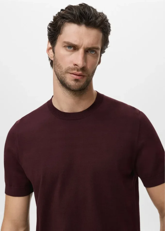 Fein gestricktes T-Shirt aus Baumwolle Fein gestricktes T-Shirt aus Baumwolle