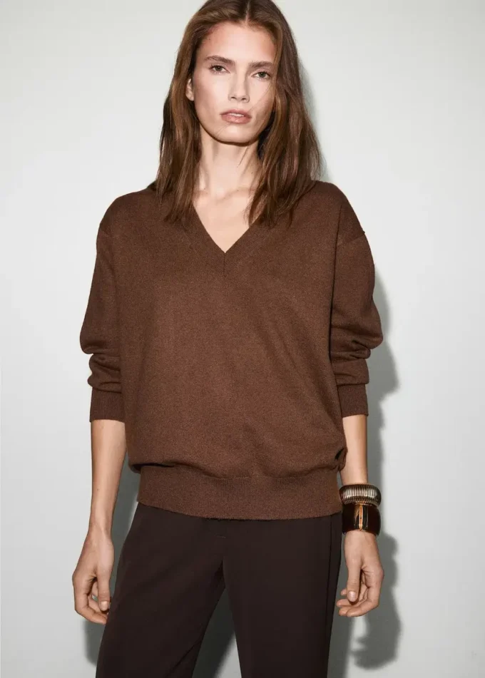 Feinstrickpullover mit V-Ausschnitt Feinstrickpullover mit V-Ausschnitt