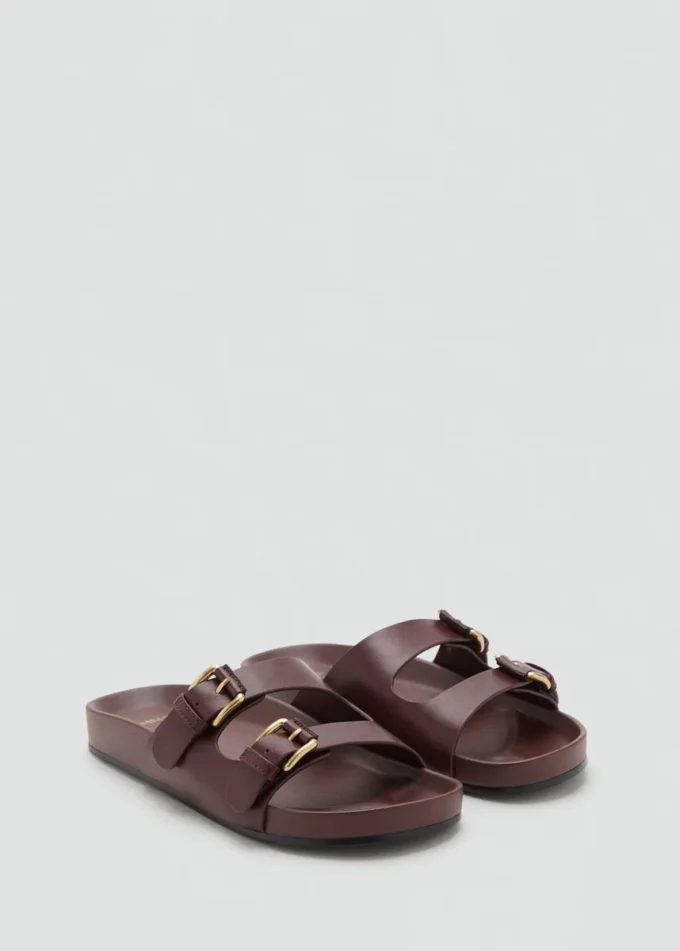 Flache Sandalen mit Schnallen Flache Sandalen mit Schnallen