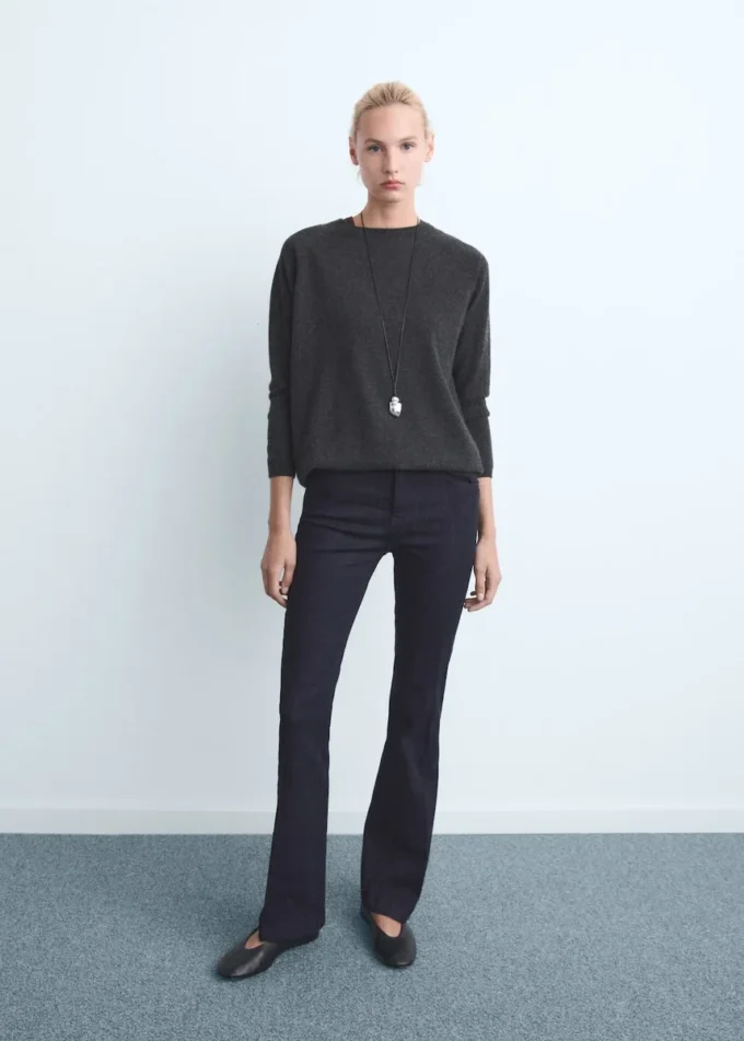 Flare-Jeans mit mittlerer Leibhöhe und Waschung