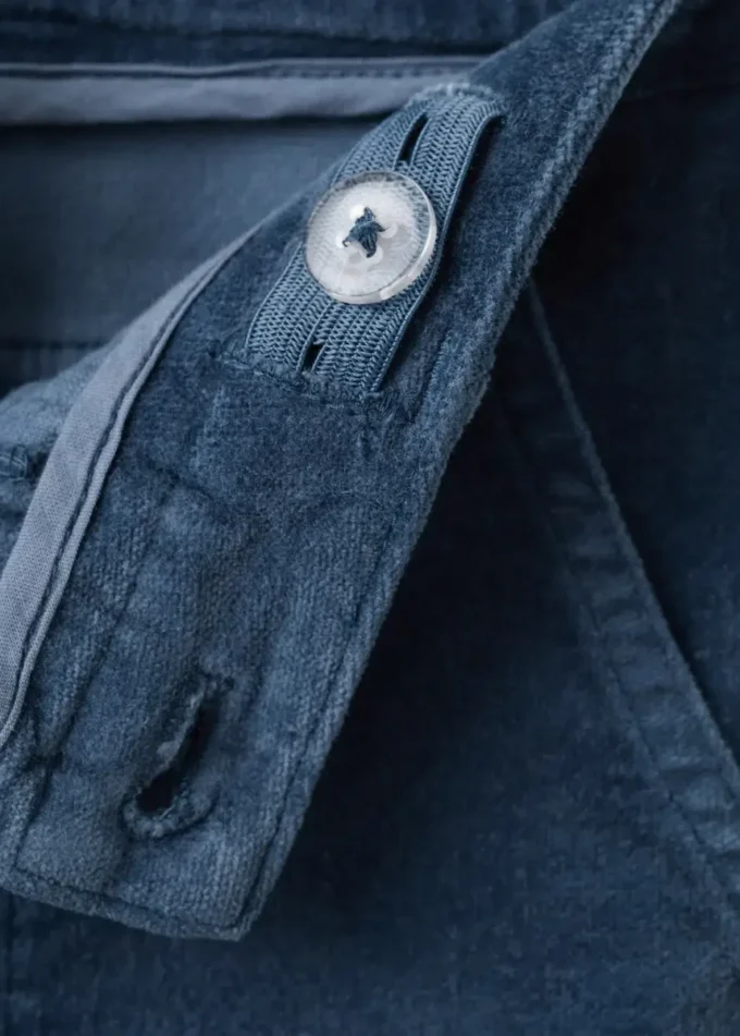 Flared-Hose aus Kunstsamt Flared-Hose aus Kunstsamt