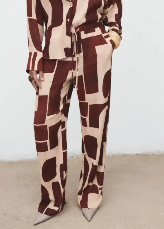 Fließende Hose mit geometrischem Muster