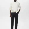 Fließende Hose mit geradem Bein und Falten
