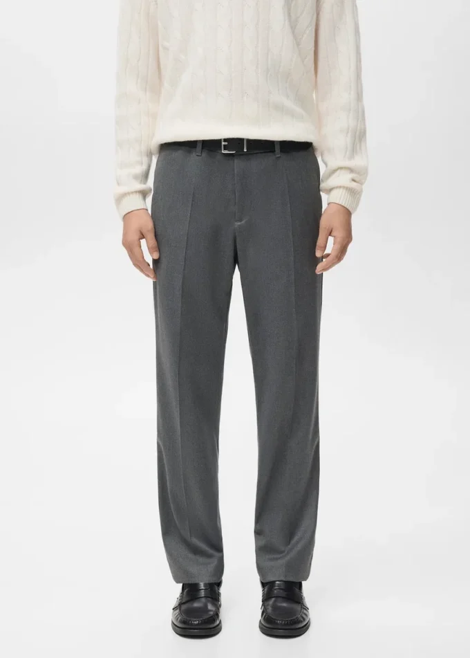 Fließende Hose mit gerader Passform Fließende Hose mit gerader Passform