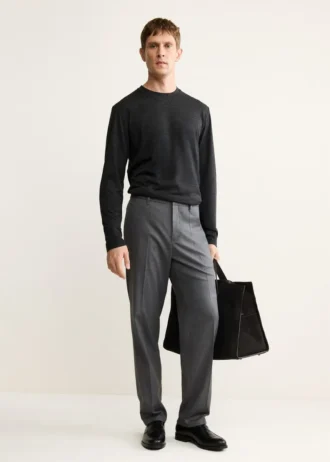Fließende Hose mit gerader Passform