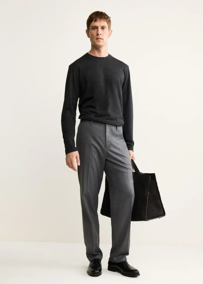 Fließende Hose mit gerader Passform Fließende Hose mit gerader Passform