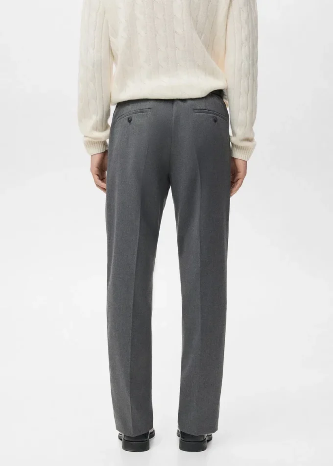 Fließende Hose mit gerader Passform Fließende Hose mit gerader Passform