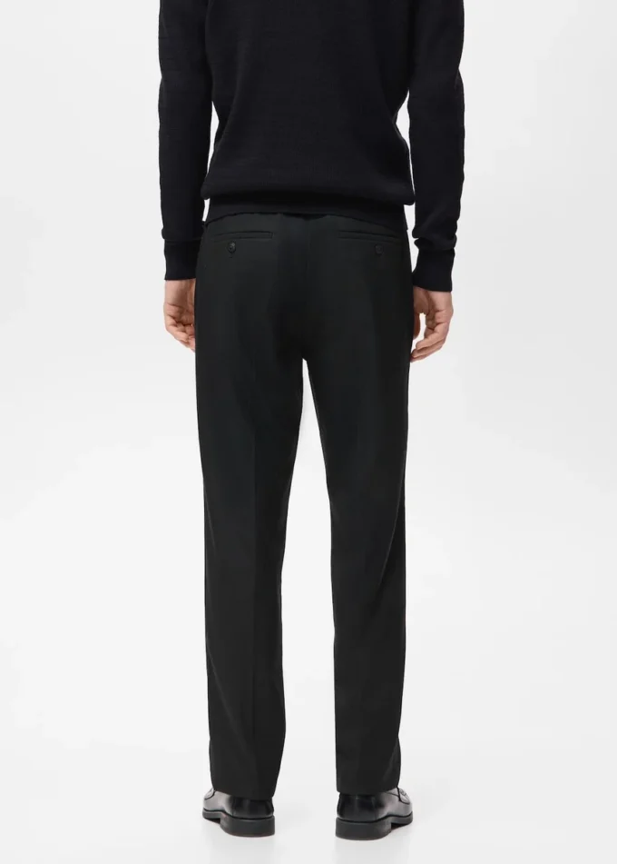 Fließende Hose mit gerader Passform Fließende Hose mit gerader Passform