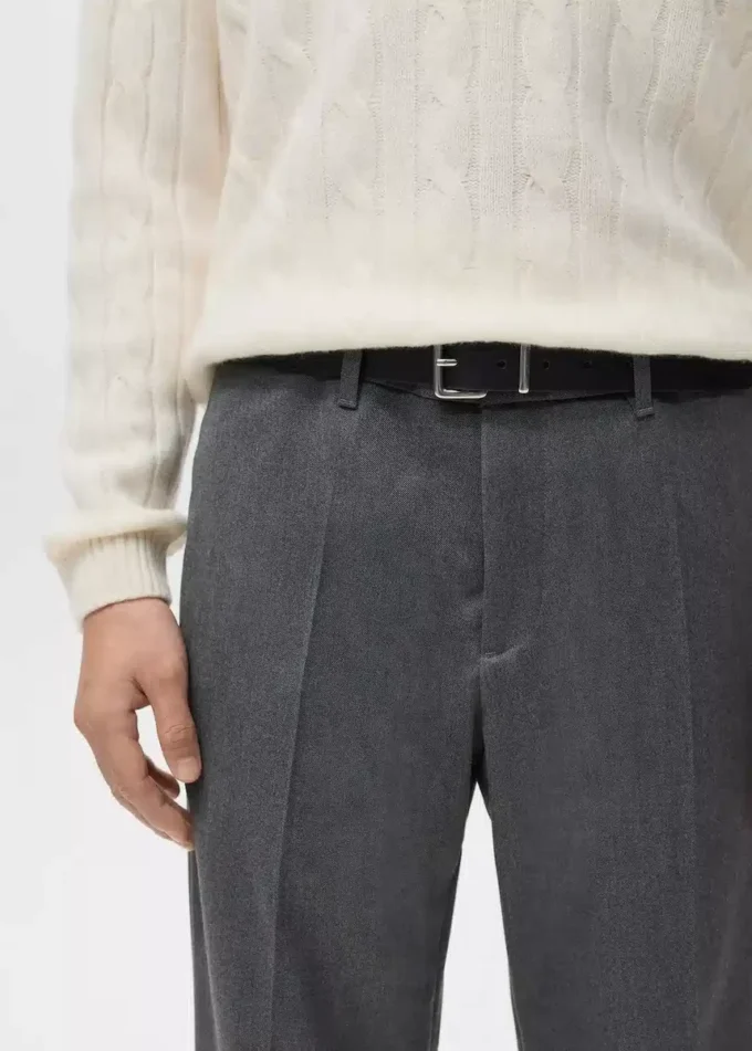 Fließende Hose mit gerader Passform Fließende Hose mit gerader Passform