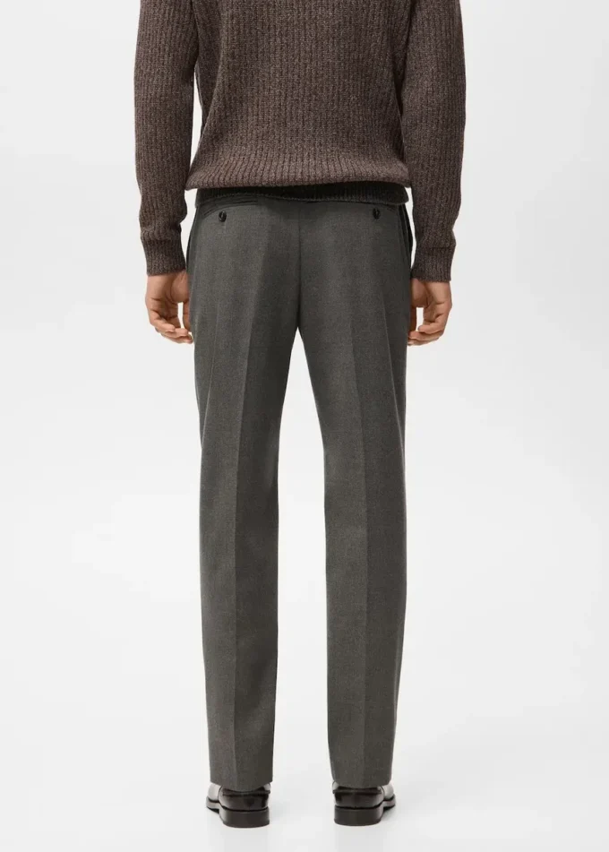 Fließende Hose mit normaler Passform Fließende Hose mit normaler Passform