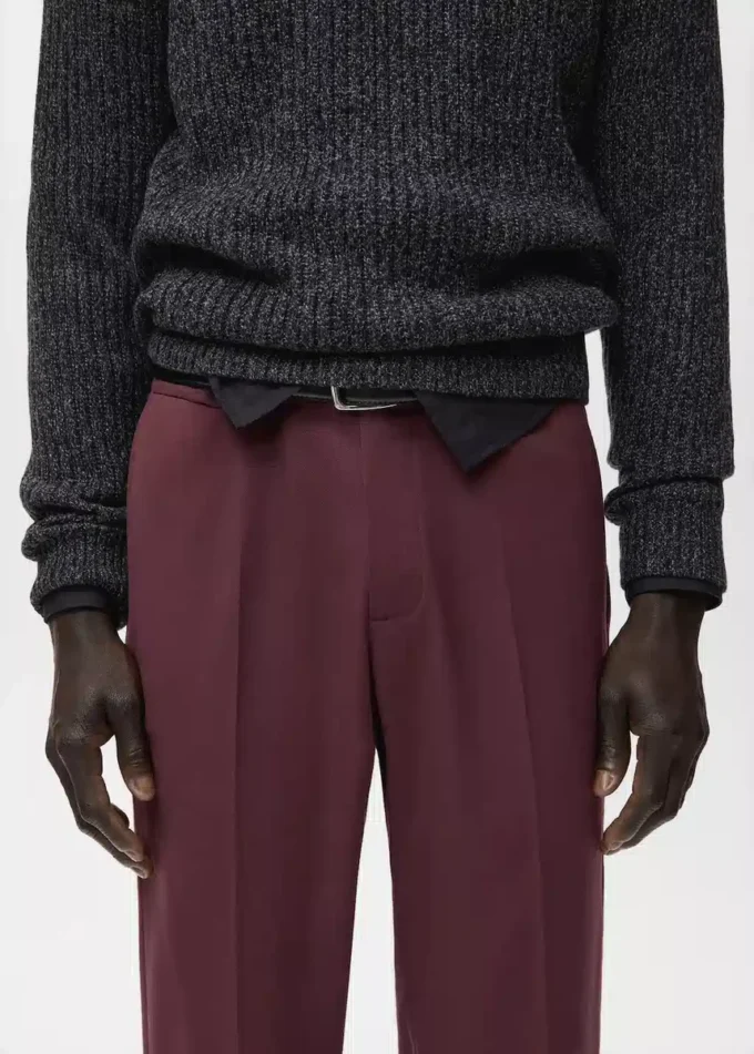 Fließende Hose mit normaler Passform Fließende Hose mit normaler Passform