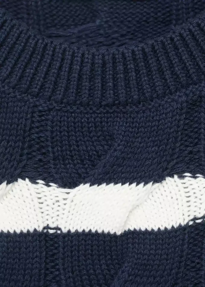 Geflochtene Strickweste Geflochtene Strickweste