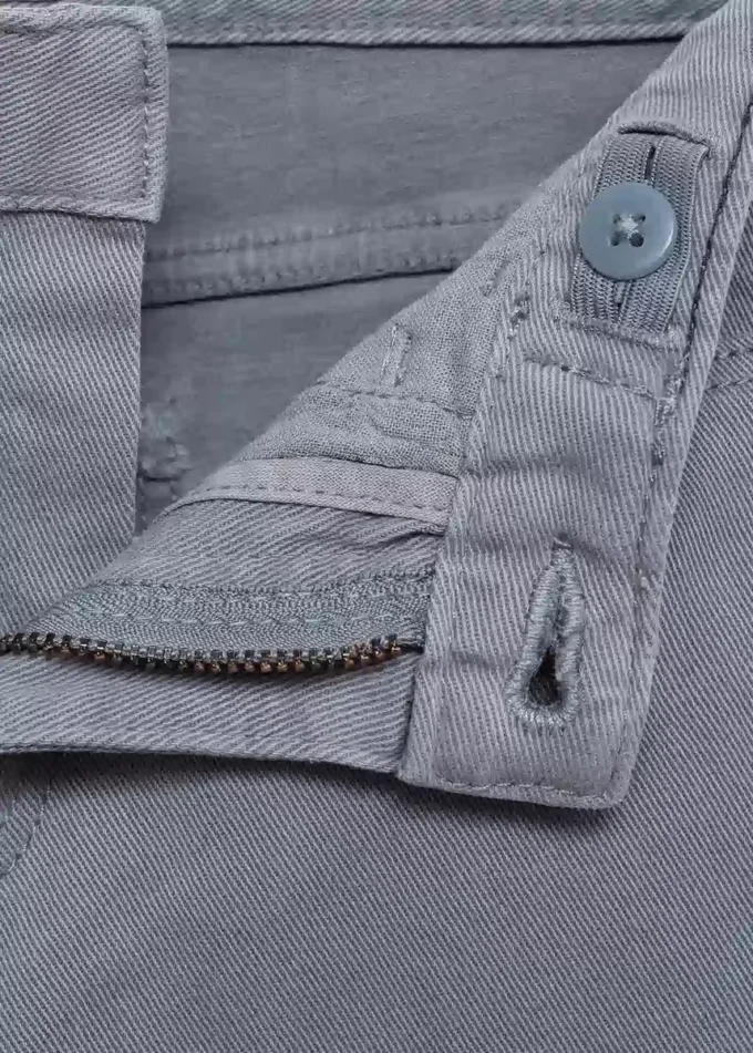 Gerade geschnittene Hose Gerade geschnittene Hose