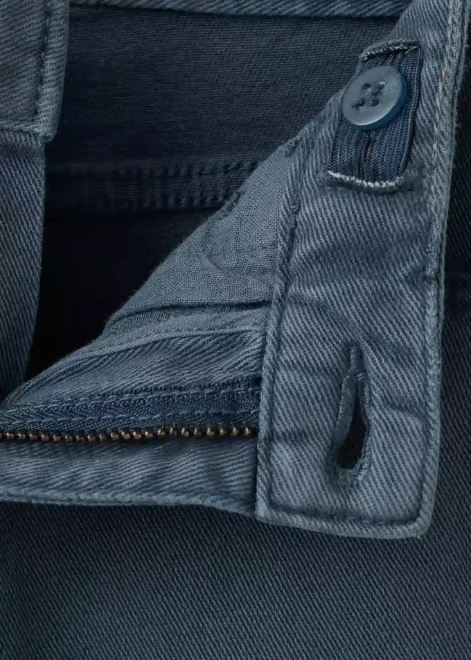 Gerade geschnittene Hose Gerade geschnittene Hose