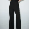 Gerade geschnittene Hose mit elastischem Bund Gerade geschnittene Hose mit elastischem Bund