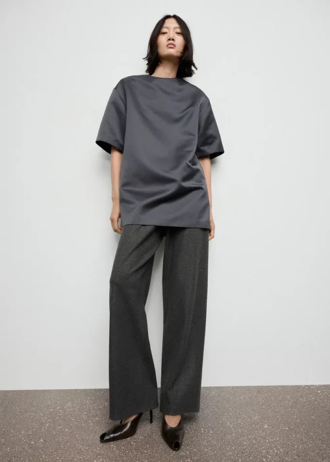 Gerade geschnittene Hose mit elastischem Bund Gerade geschnittene Hose mit elastischem Bund