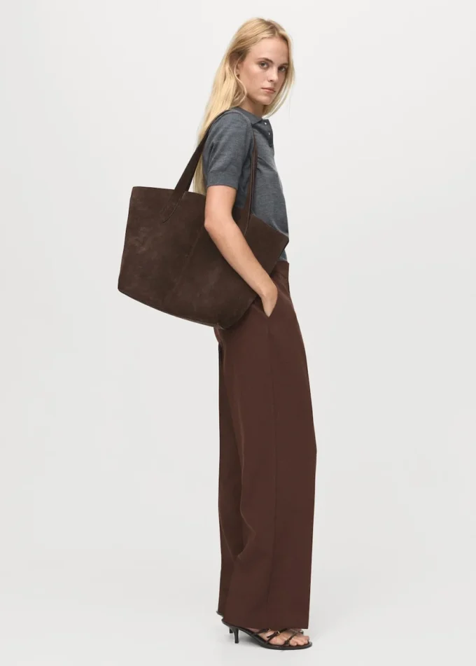 Gerade geschnittene Hose mit hoher Taille Gerade geschnittene Hose mit hoher Taille