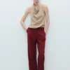 Gerade geschnittene Hose mit mittlerer Leibhöhe Gerade geschnittene Hose mit mittlerer Leibhöhe