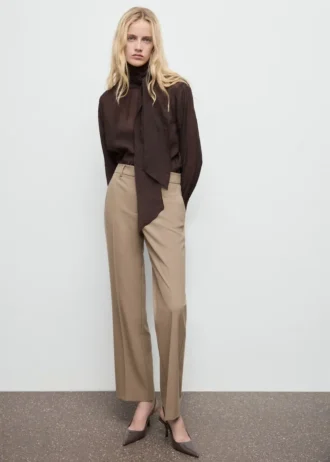 Gerade geschnittene Hose mit mittlerer Leibhöhe