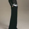 Gerade geschnittene Hose mit Nahtdetails Gerade geschnittene Hose mit Nahtdetails