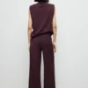 Gerade geschnittene Hose mit Nahtdetails Gerade geschnittene Hose mit Nahtdetails
